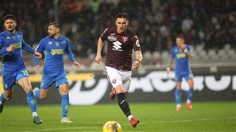Eljif Elmas .